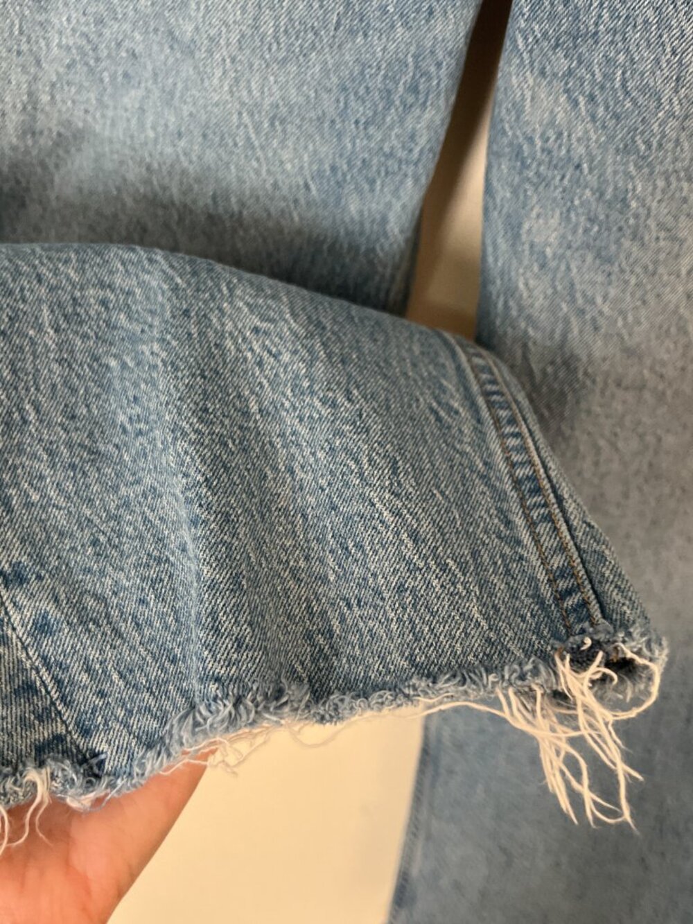 Abercrombie & Fitch Medium Wash High Rise Raw Hem Barrel Jeans Short - Picture 2 of 5